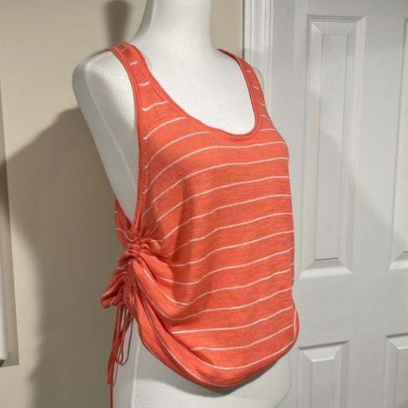 Athleta Vesta coral racer-back linen tank. Adjustable from crop to cover-up. - Picture 4 of 8